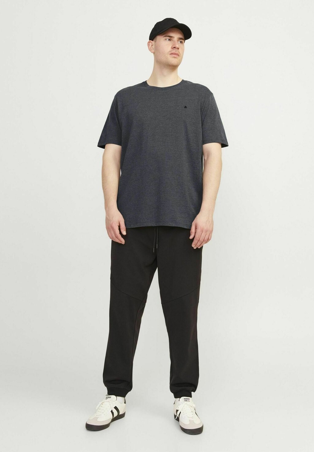 Простая футболка PLUS SIZE EINFARBIG Jack & Jones, крапчатый темно-серый
Простая футболка PLUS SIZE EINFARBIG Jack & Jones, крапчатый темно-серый