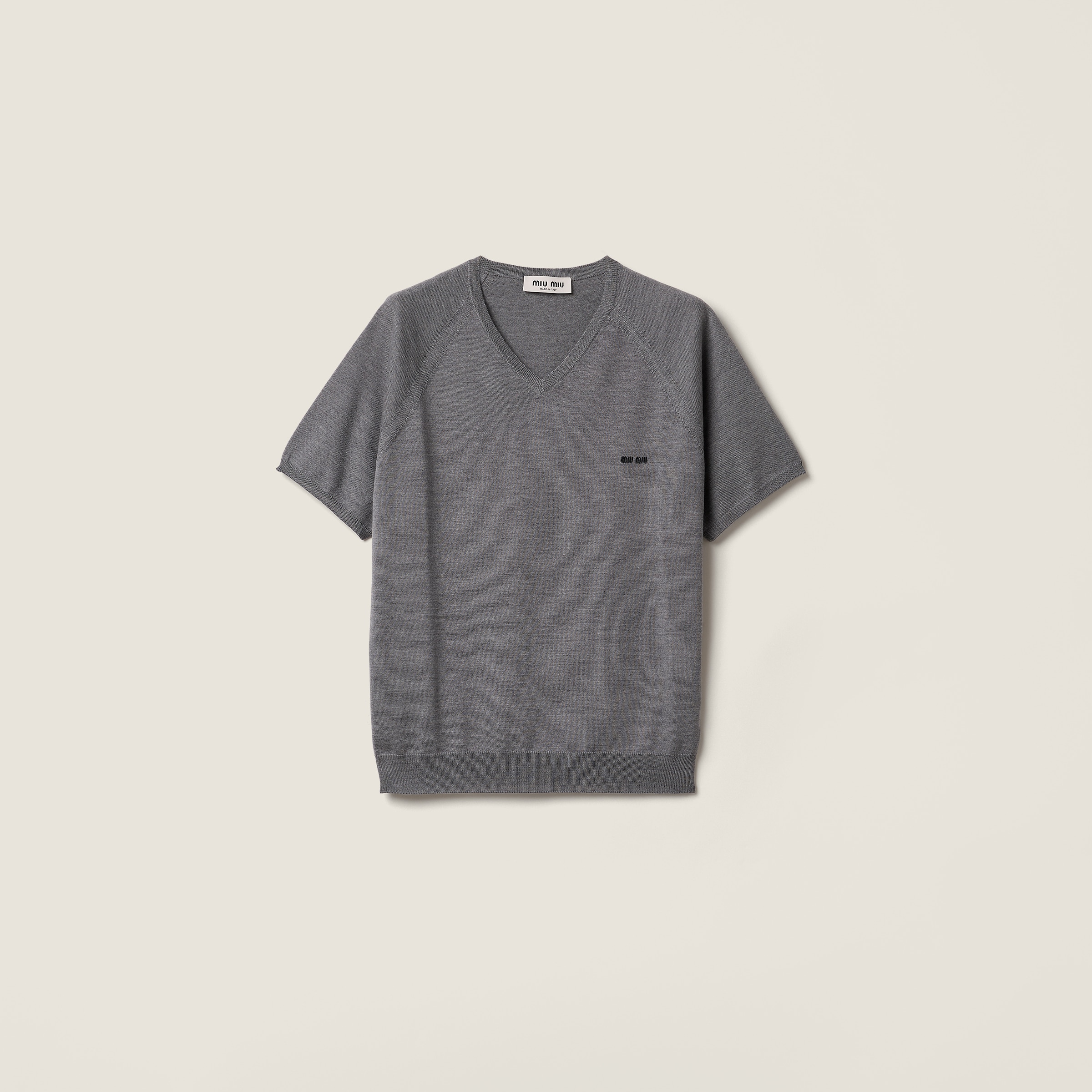 Шерстяной свитер с V-образным вырезом MIU MIU, серый
Шерстяной свитер с V-образным вырезом MIU MIU, серый