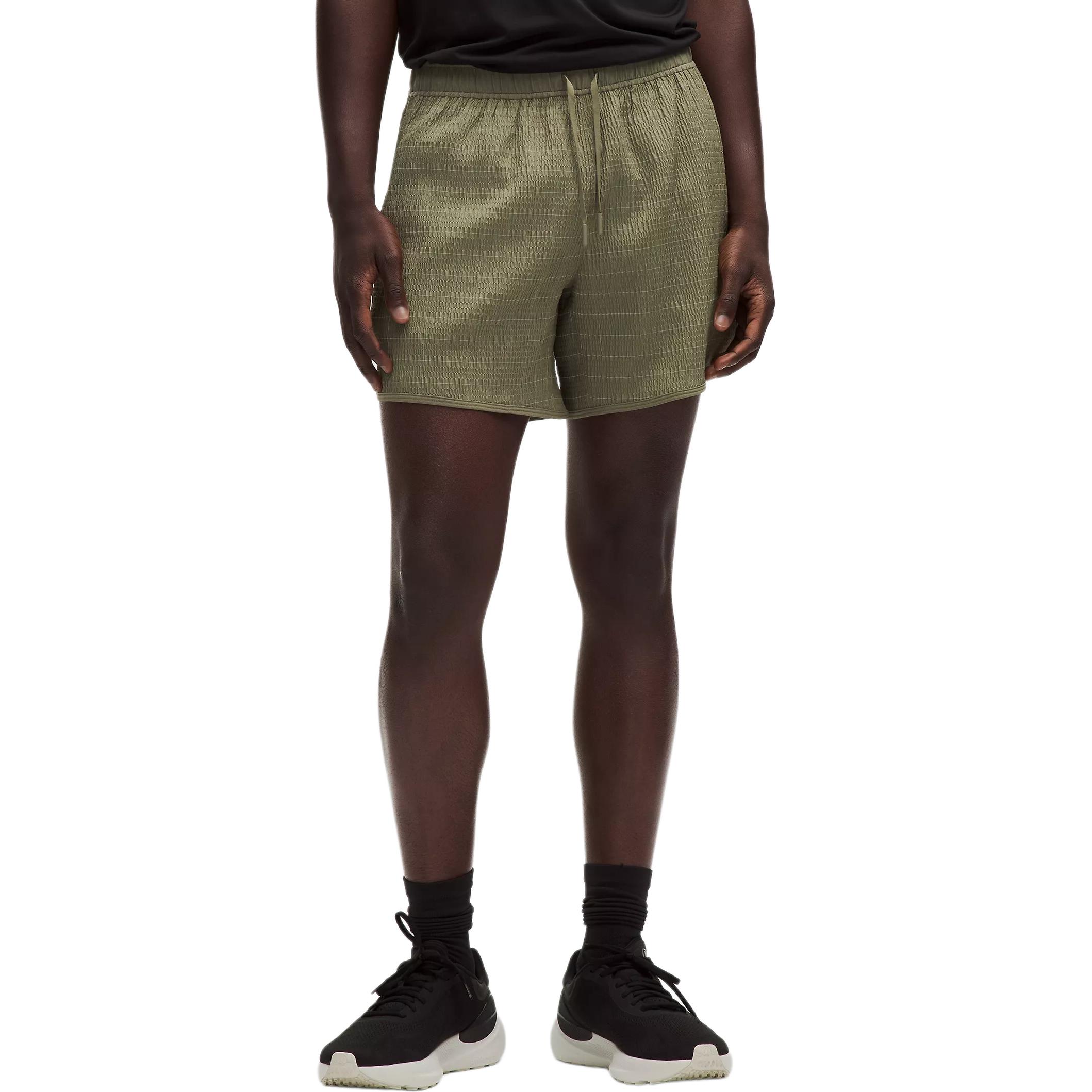 Шорты Mile Maker Reflective Linerless Casual мужские Lululemon, зеленый
Шорты Mile Maker Reflective Linerless Casual мужские Lululemon, зеленый