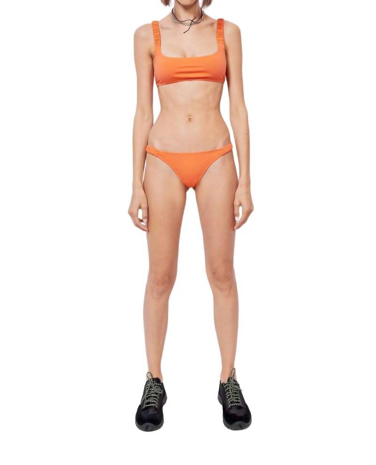 Плавки бикини Corossol цвета мандарин FISCH, цвет tangerine
Плавки бикини Corossol цвета мандарин FISCH, цвет tangerine