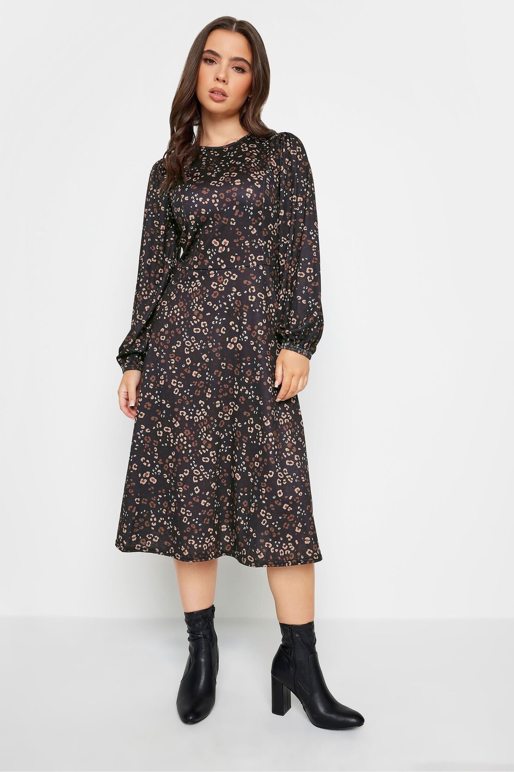 Платье миди с длинными рукавами и мелким узором Pixiegirl Petite, черный
Платье миди с длинными рукавами и мелким узором Pixiegirl Petite, черный