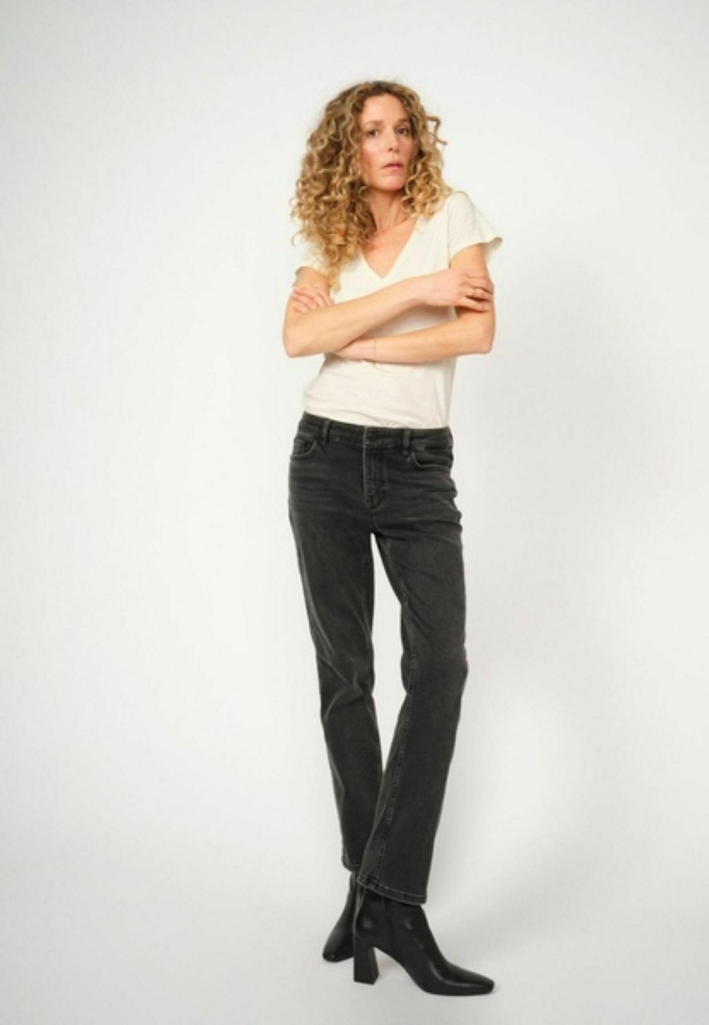 Джинсы Bootcut MMASHLEY DELUXE Mos Mosh, антрацит
Джинсы Bootcut MMASHLEY DELUXE Mos Mosh, антрацит