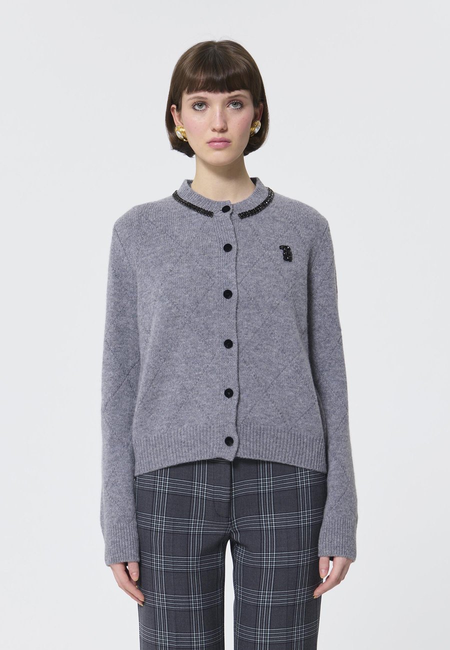 Кардиган Tara Jarmon GAEL, Gris Chine/Grey
Кардиган Tara Jarmon GAEL, Gris Chine/Grey