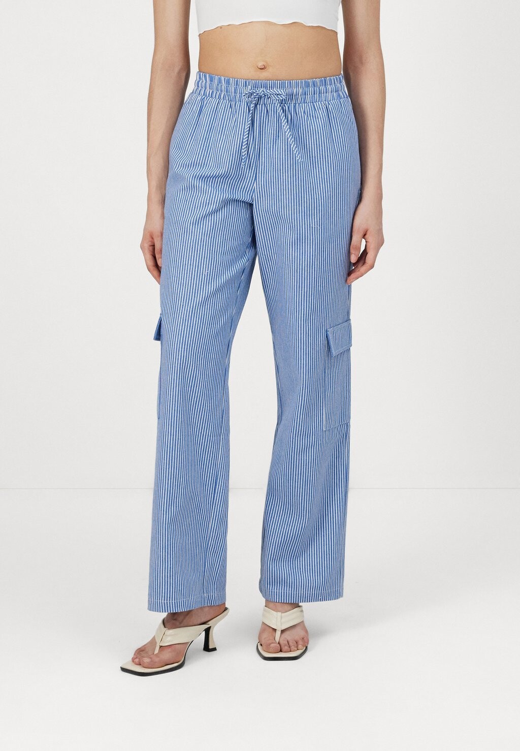 Джинсы прямого кроя PCJAYLA STRAIGHT PANT Pieces, синий 
Джинсы прямого кроя PCJAYLA STRAIGHT PANT Pieces, синий