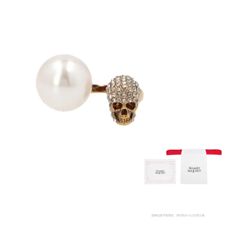 Кольцо с черепом Alexander McQueen
Кольцо с черепом Alexander McQueen