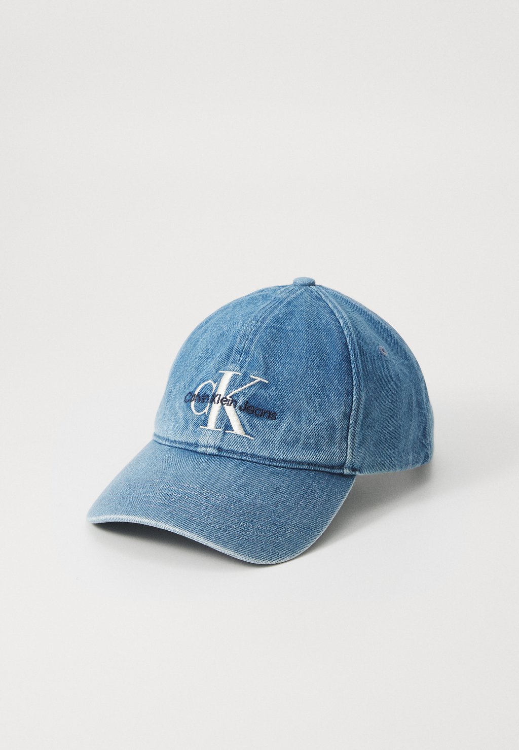 Бейсболка UNISEX Calvin Klein Jeans, цвет Vintage Denim
Бейсболка UNISEX Calvin Klein Jeans, цвет Vintage Denim