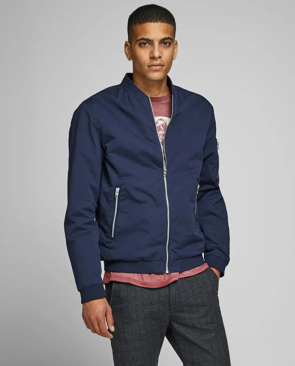 Куртка-бомбер мужская темно-синего цвета Jack & Jones, темно-синий
Куртка-бомбер мужская темно-синего цвета Jack & Jones, темно-синий