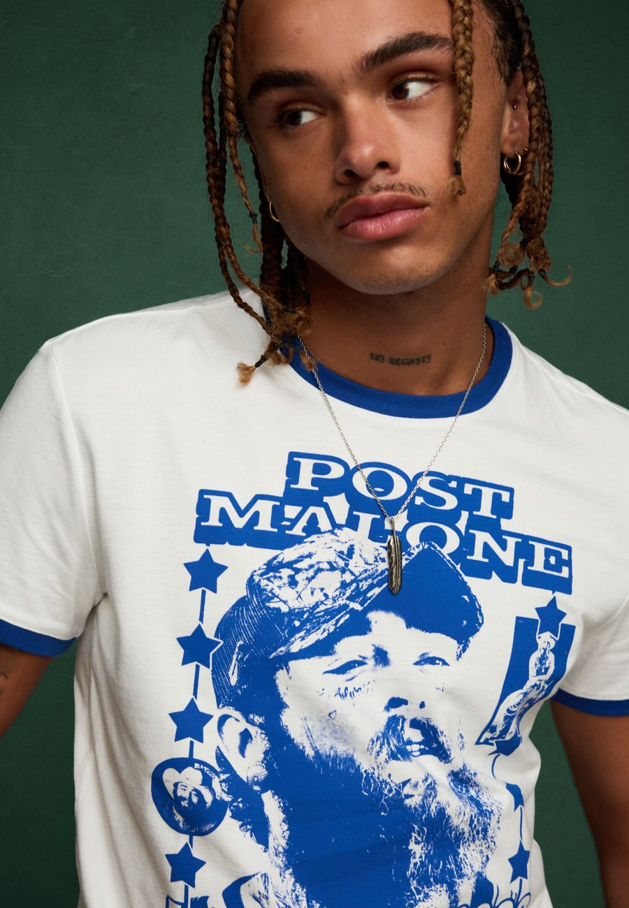 Футболка Bershka POST MALONE SHORT-SLEEVE, Dark Blue, Синий, Футболка Bershka POST MALONE SHORT-SLEEVE, Dark Blue
Футболка Bershka POST MALONE SHORT-SLEEVE, Dark Blue, Синий, Футболка Bershka POST MALONE SHORT-SLEEVE, Dark Blue