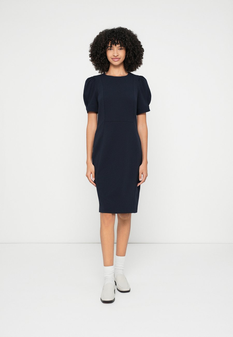 Платье DKNY BALLOON JEWEL NECK SHEATH, Dark Navy/Dark Blue
Платье DKNY BALLOON JEWEL NECK SHEATH, Dark Navy/Dark Blue
