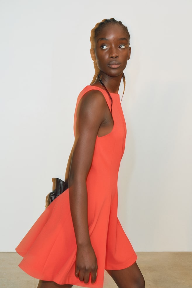 Расклешенное платье H&M, красный
Расклешенное платье H&M, красный