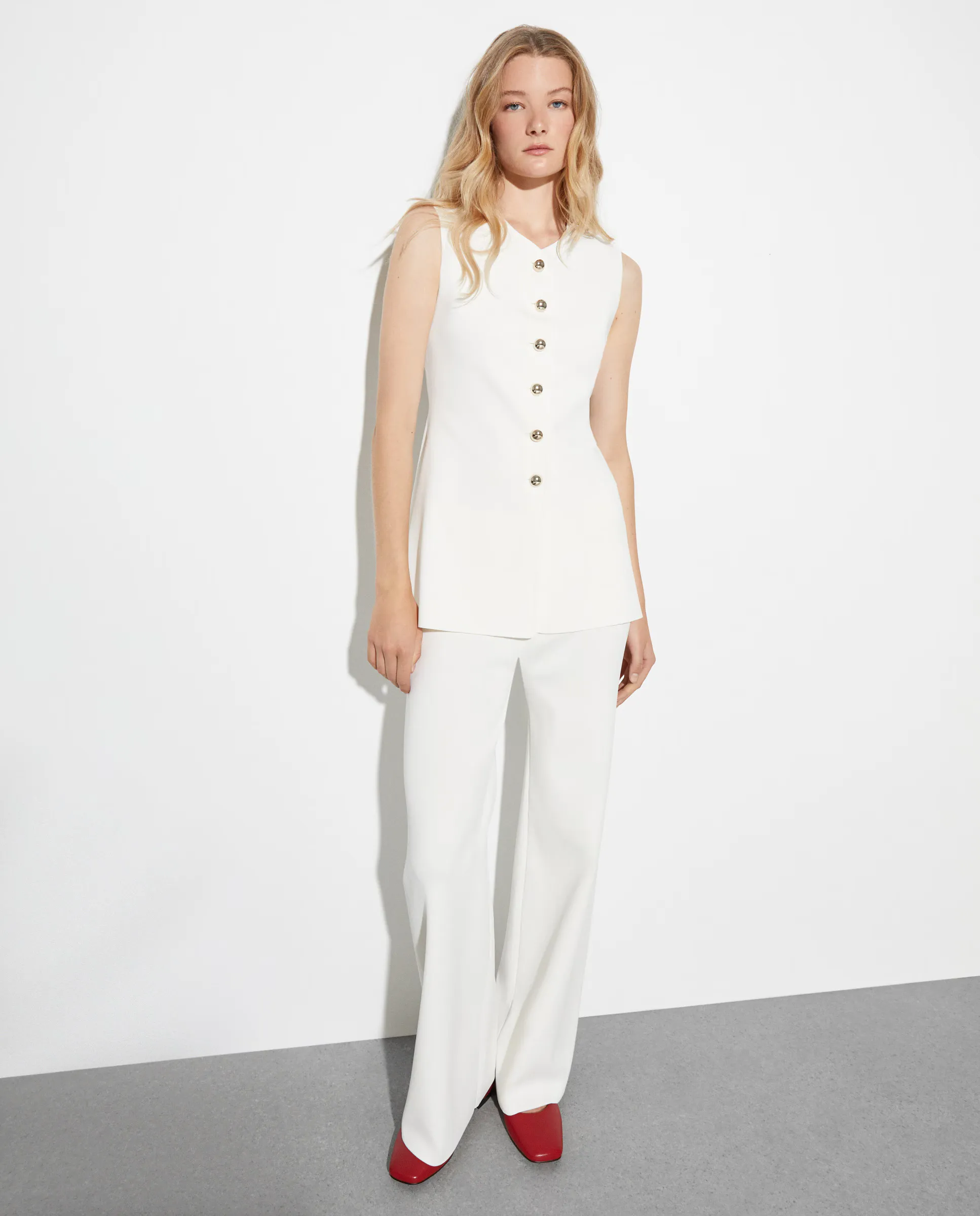 Женские брюки из вискозы однотонные Woman El Corte Inglés, цвет 120 Crudo
Женские брюки из вискозы однотонные Woman El Corte Inglés, цвет 120 Crudo