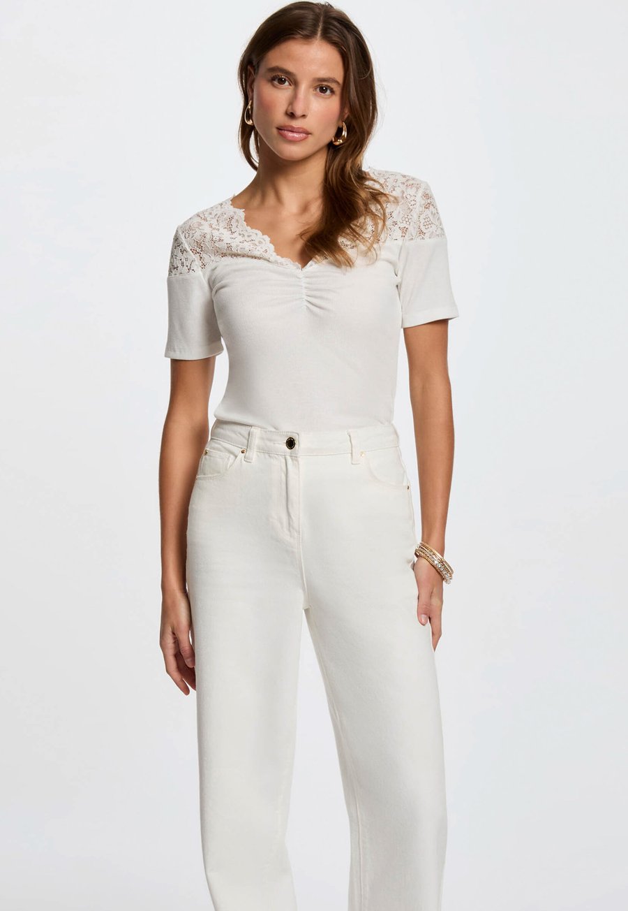 Футболка Morgan SHORT-SLEEVED, Blanc/White, Белый, Футболка Morgan SHORT-SLEEVED, Blanc/White
Футболка Morgan SHORT-SLEEVED, Blanc/White, Белый, Футболка Morgan SHORT-SLEEVED, Blanc/White