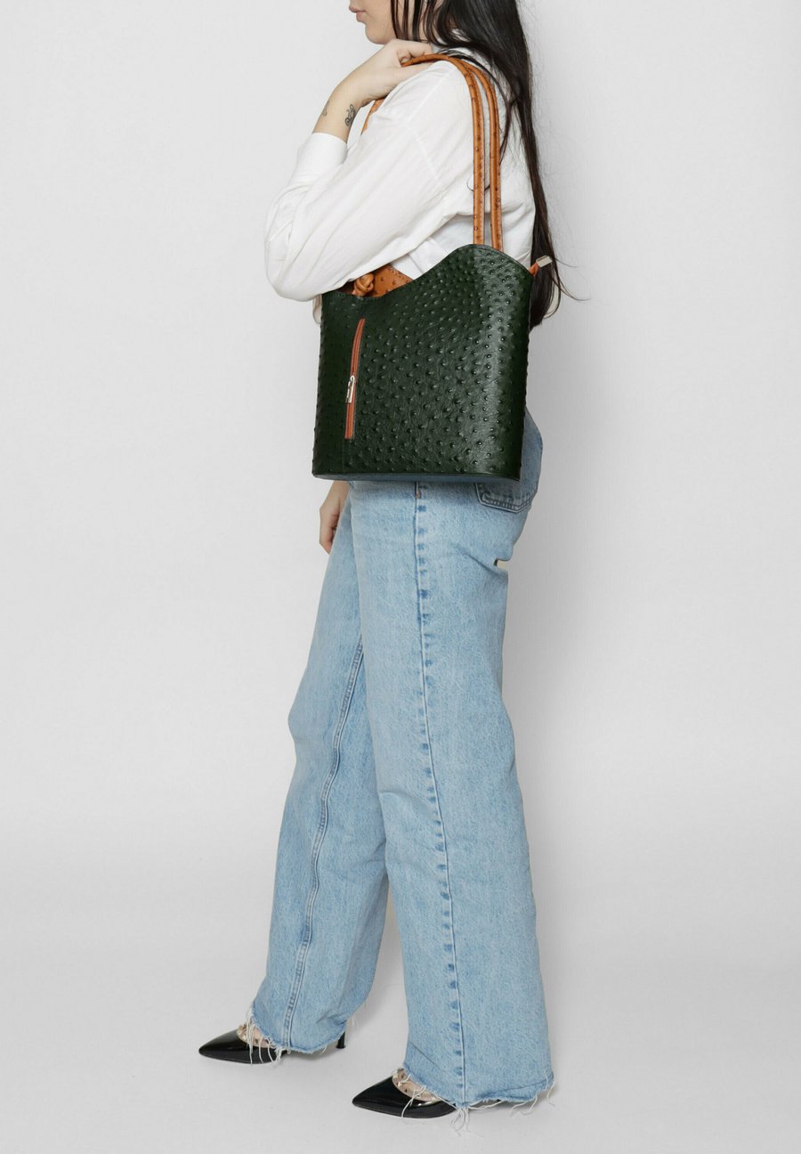 Рюкзак Chiara Ferretti Rucksack, Verde Cuoio/Dark Green
Рюкзак Chiara Ferretti Rucksack, Verde Cuoio/Dark Green