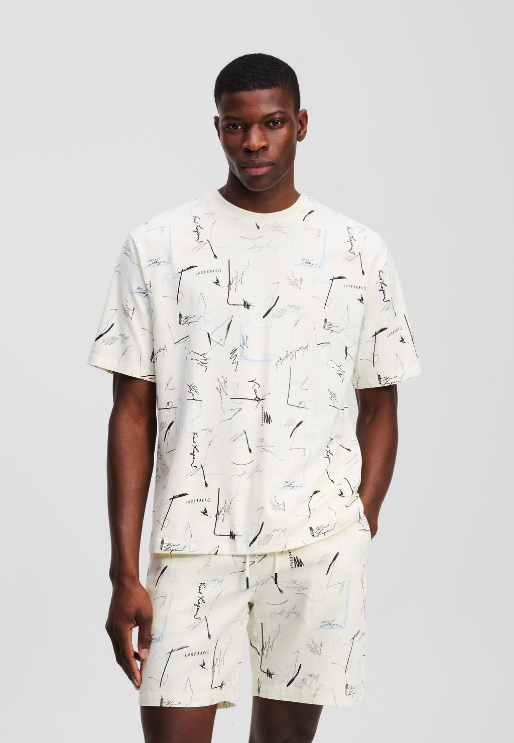 Футболка с принтом KARL LAGERFELD, белый
Футболка с принтом KARL LAGERFELD, белый