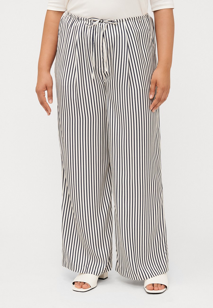 Брюки Tommy Hilfiger Curve WIDE LEG , Dark Night Navy/Dark Blue
Брюки Tommy Hilfiger Curve WIDE LEG , Dark Night Navy/Dark Blue