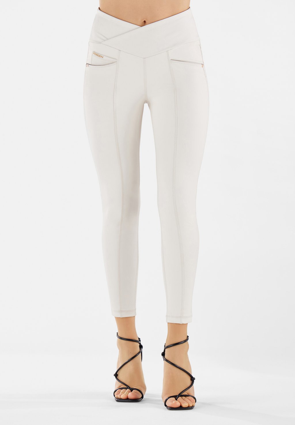 Брюки N.O.W. YOGA CLASSIC Freddy, бежевый
Брюки N.O.W. YOGA CLASSIC Freddy, бежевый