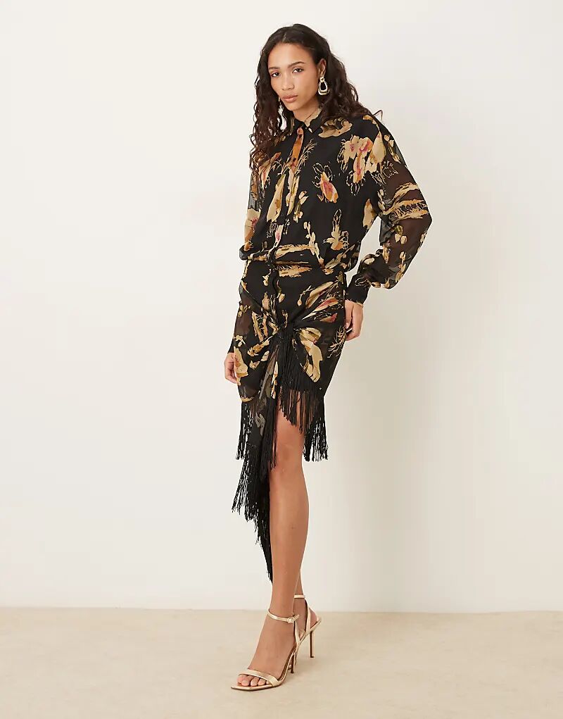Платье-рубашка мини ASOS DESIGN с юбкой с бахромой, черное с цветочным принтом
Платье-рубашка мини ASOS DESIGN с юбкой с бахромой, черное с цветочным принтом