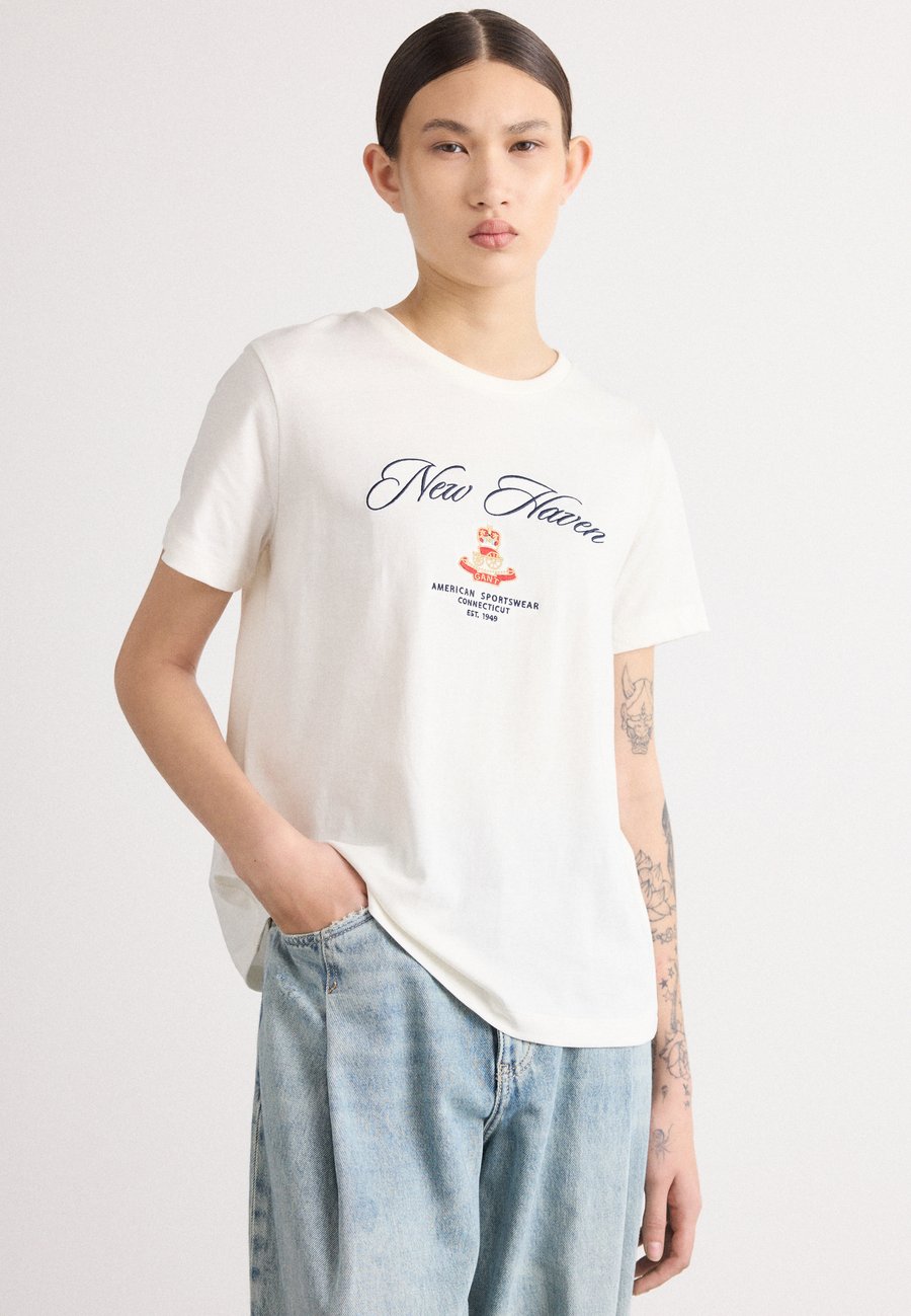 Футболка GANT CREST, Eggshell/Off-White, Белый, Футболка GANT CREST, Eggshell/Off-White
Футболка GANT CREST, Eggshell/Off-White, Белый, Футболка GANT CREST, Eggshell/Off-White