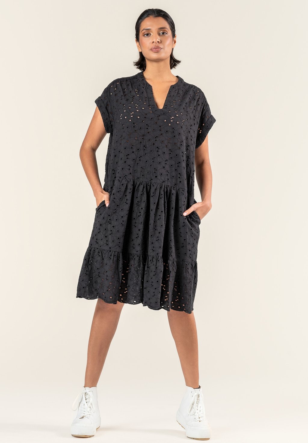 Повседневное платье ROSALIE Living Crafts, черный
Повседневное платье ROSALIE Living Crafts, черный