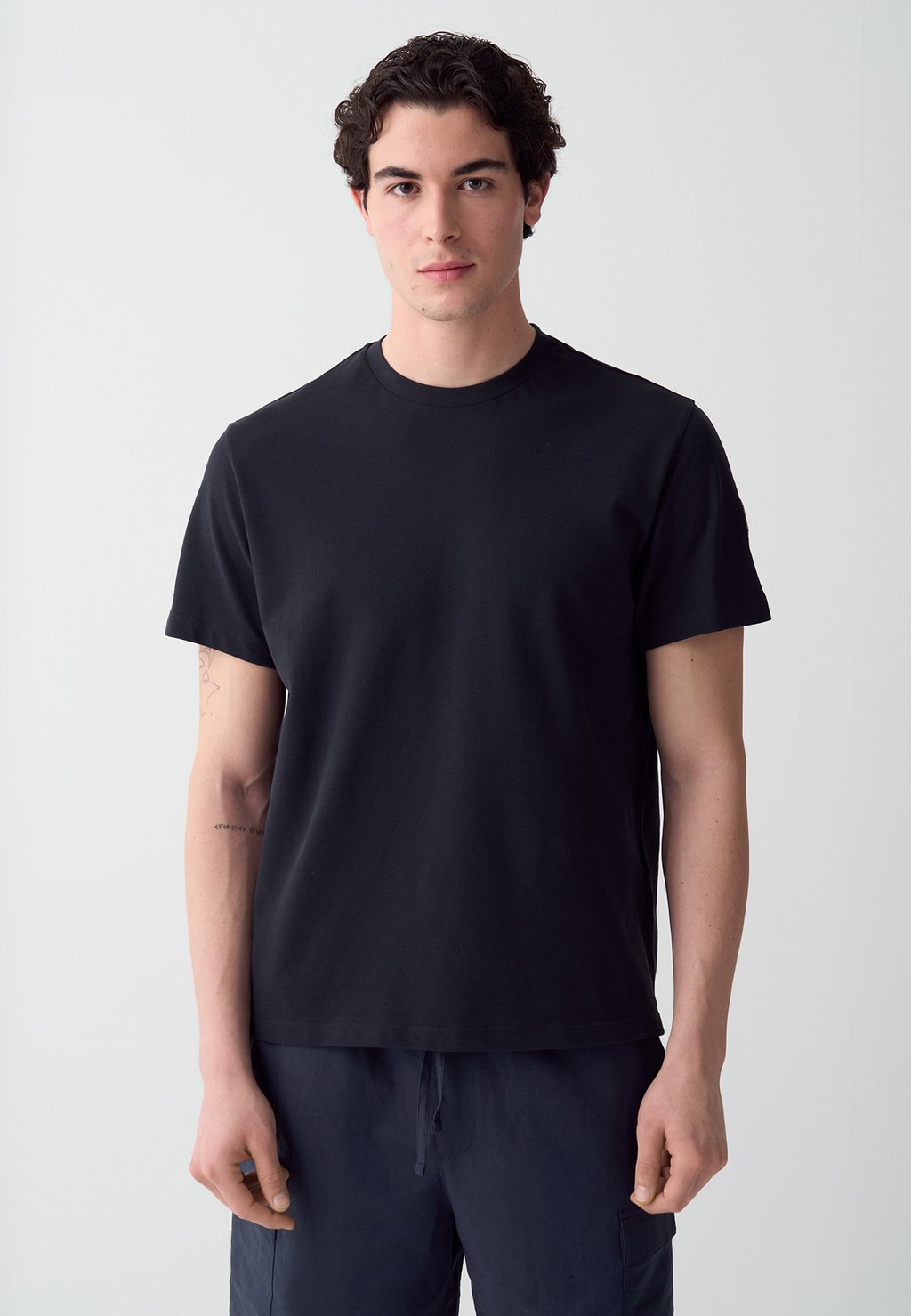 Базовая футболка Colmar, синий
Базовая футболка Colmar, синий