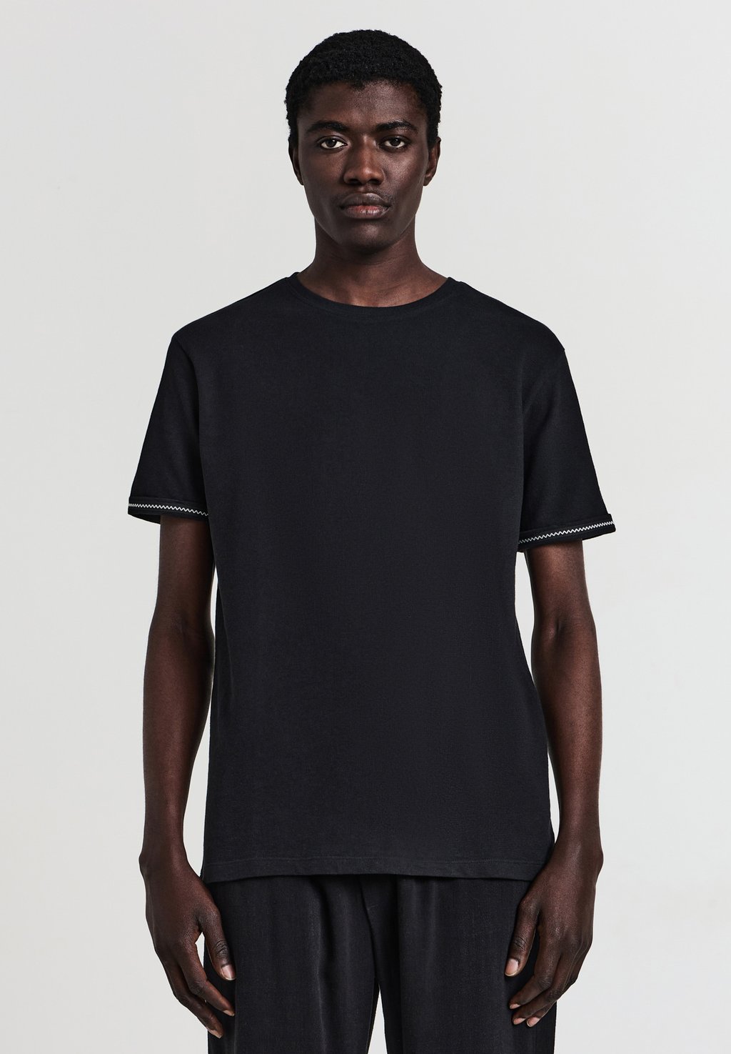 Базовая футболка Calliope, черный
Базовая футболка Calliope, черный