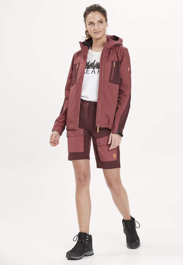 Шорты Lara с эластичным функциональным плетением Whistler, цвет 4157 catawba grape
Шорты Lara с эластичным функциональным плетением Whistler, цвет 4157 catawba grape