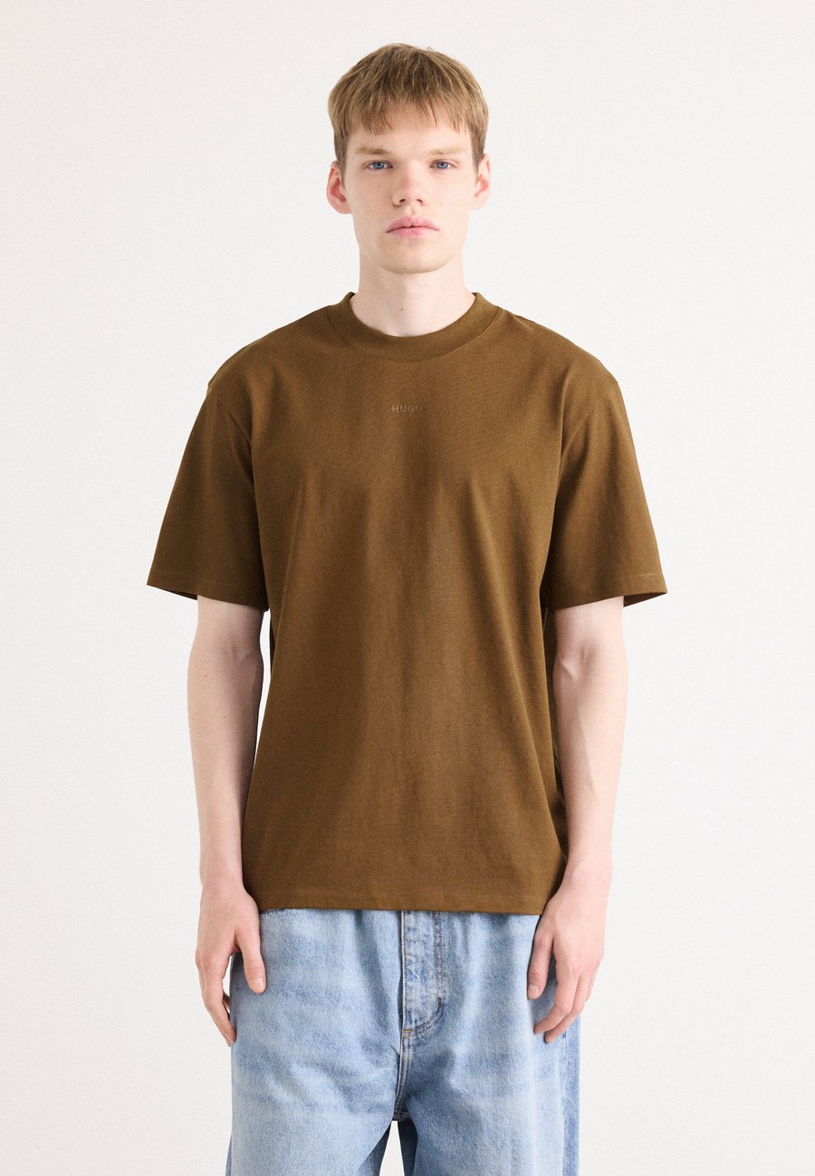 Футболка HUGO DAPOLINO, Medium Brown/Brown, Коричневый, Футболка HUGO DAPOLINO, Medium Brown/Brown
Футболка HUGO DAPOLINO, Medium Brown/Brown, Коричневый, Футболка HUGO DAPOLINO, Medium Brown/Brown