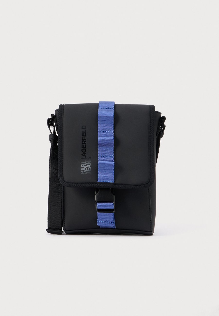 Сумка кросс-боди Karl Lagerfeld Jeans REPORTER, Black
Сумка кросс-боди Karl Lagerfeld Jeans REPORTER, Black