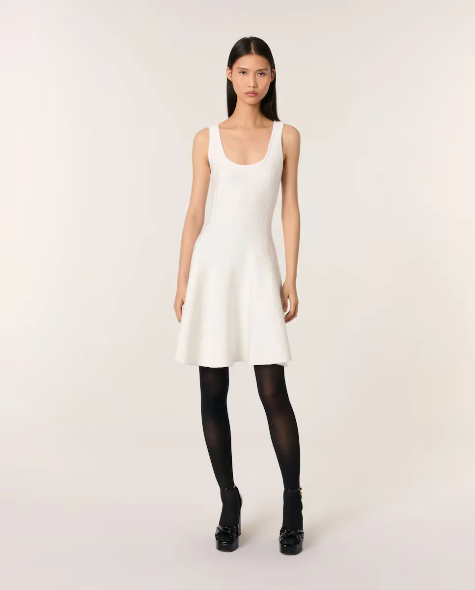 Короткое трикотажное платье с пайетками Maje, белый
Короткое трикотажное платье с пайетками Maje, белый