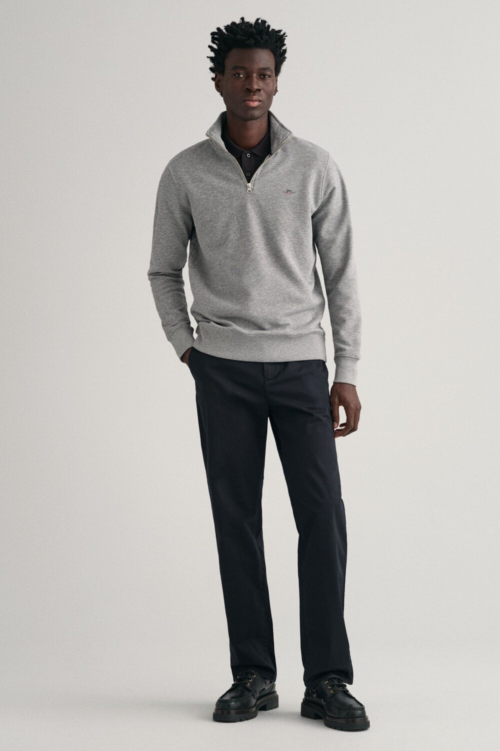 Толстовка Gant Shield с короткой молнией GANT, серый
Толстовка Gant Shield с короткой молнией GANT, серый