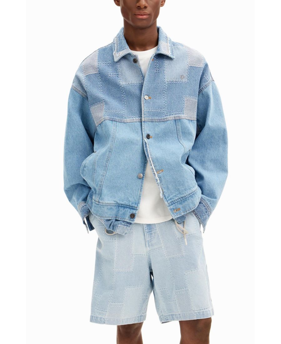 Мужские джинсовые шорты с нашивками Desigual, Medium blue
Мужские джинсовые шорты с нашивками Desigual, Medium blue