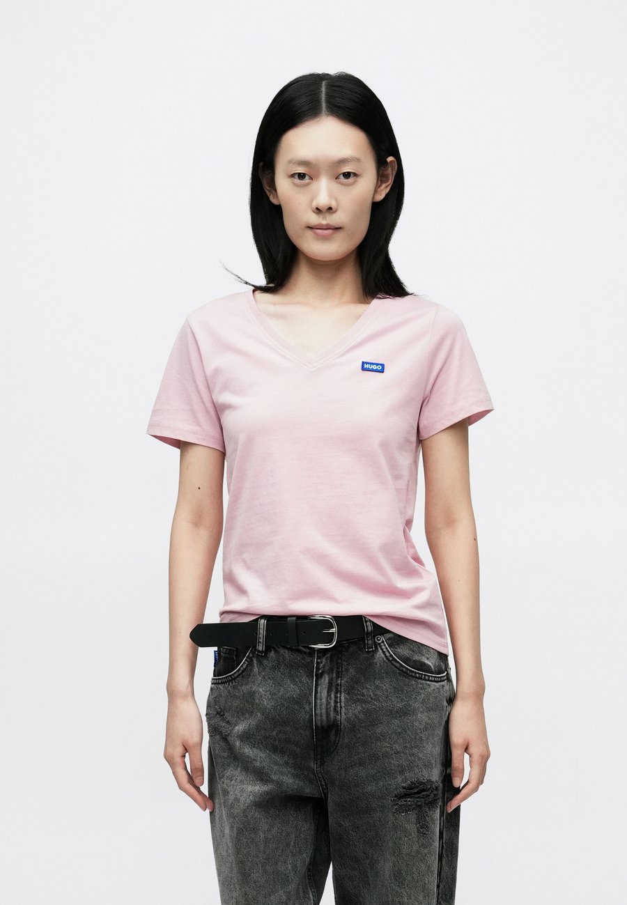 Футболка HUGO CLASSIC, Light/Pastel Pink/Light Pink, Розовый, Футболка HUGO CLASSIC, Light/Pastel Pink/Light Pink
Футболка HUGO CLASSIC, Light/Pastel Pink/Light Pink, Розовый, Футболка HUGO CLASSIC, Light/Pastel Pink/Light Pink