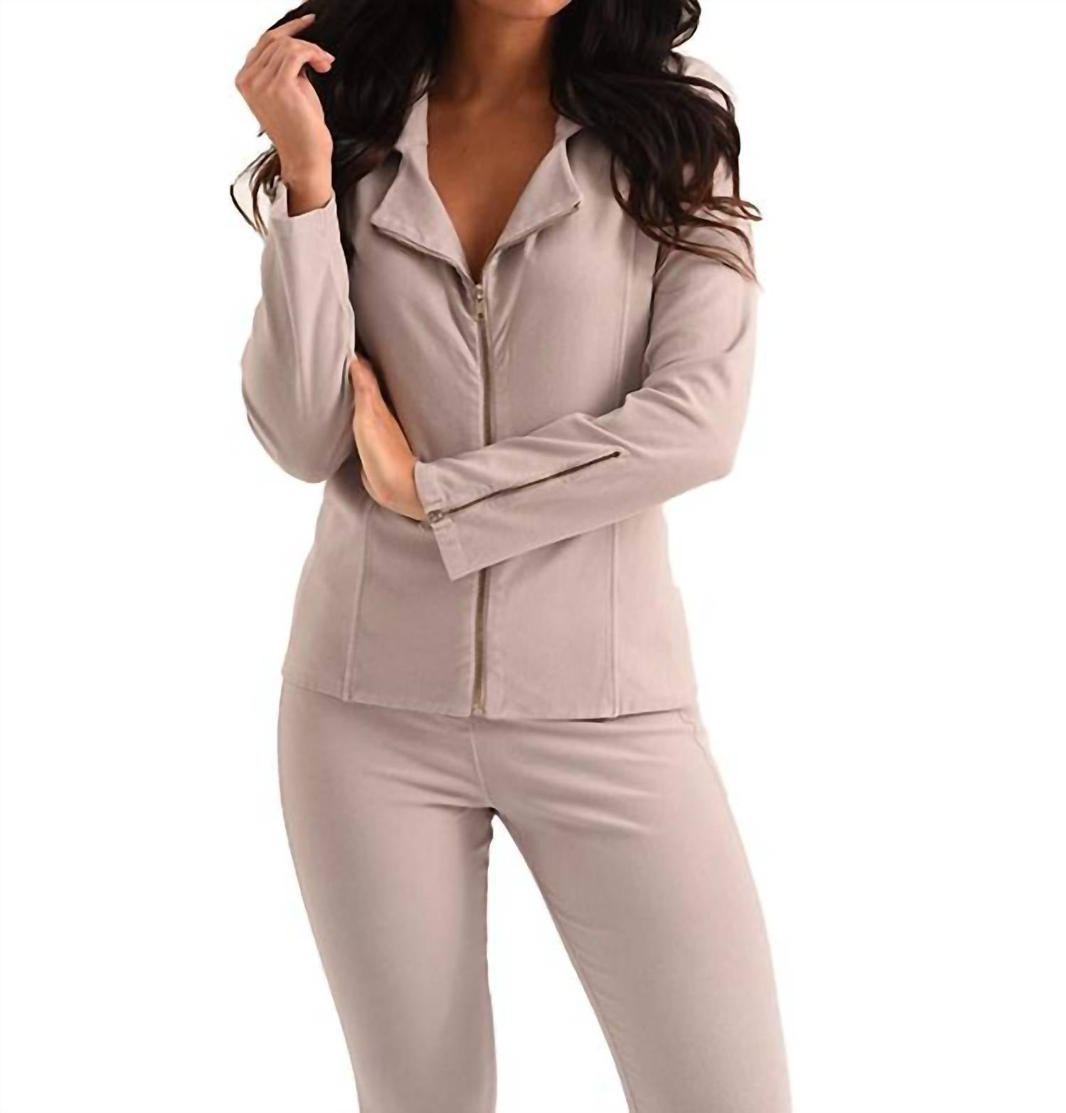 Куртка Reign Moto Zip в сланцевом цвете french kyss, цвет slate
Куртка Reign Moto Zip в сланцевом цвете french kyss, цвет slate