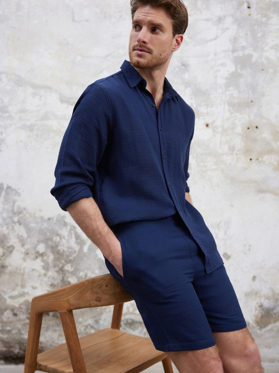 Рубашка на пуговицах классического кроя Trendyol, темно-синий
Рубашка на пуговицах классического кроя Trendyol, темно-синий