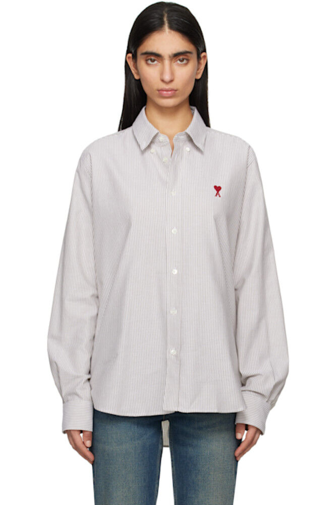 Рубашка Ami de Coeur из хлопка на пуговицах цвета серо-бежевый и кремовый AMI Paris
Рубашка Ami de Coeur из хлопка на пуговицах цвета серо-бежевый и кремовый AMI Paris