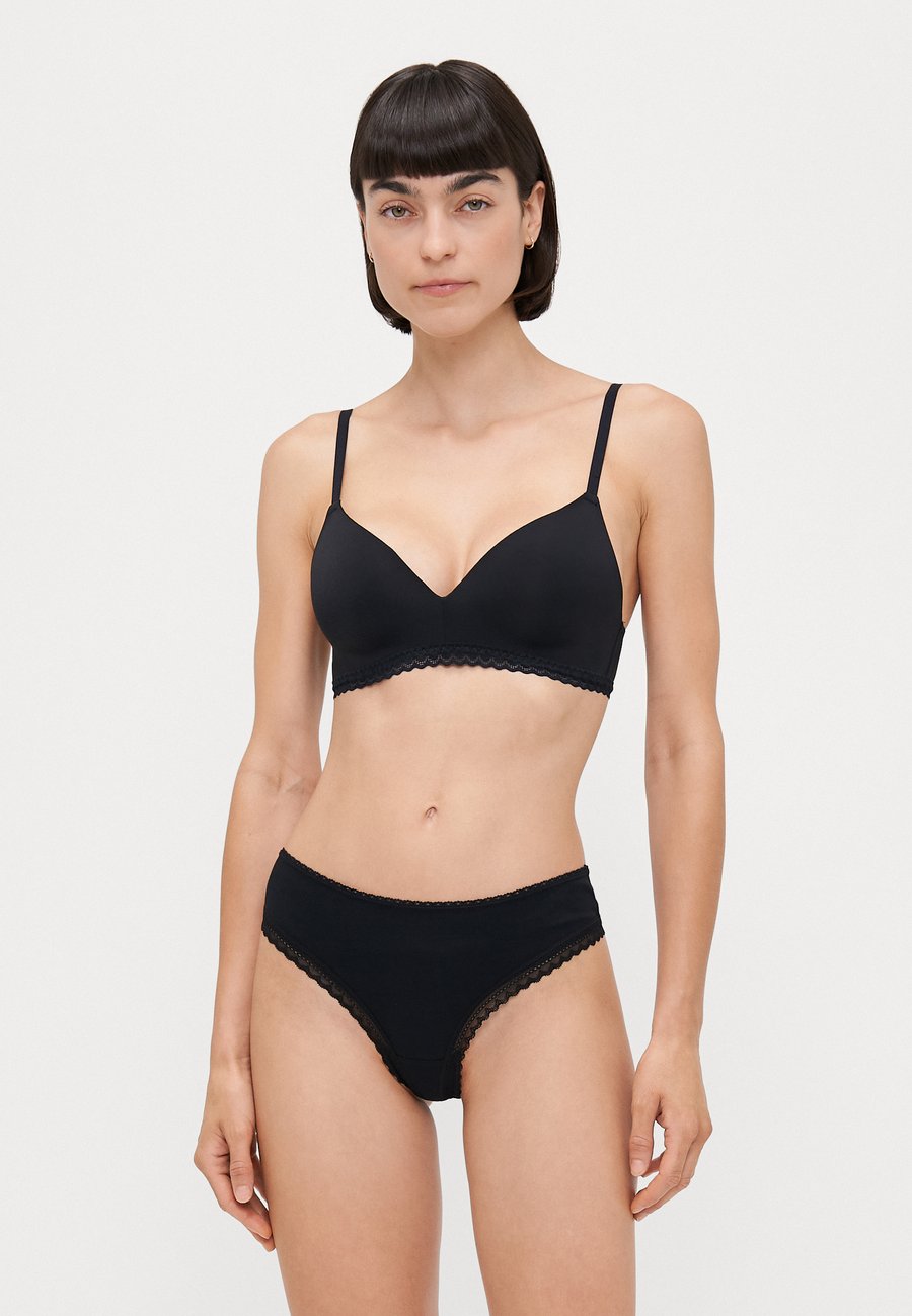 Трусы Schiesser CHEEKY 3 PACK , Black/Green/Grey/Blue
Трусы Schiesser CHEEKY 3 PACK , Black/Green/Grey/Blue