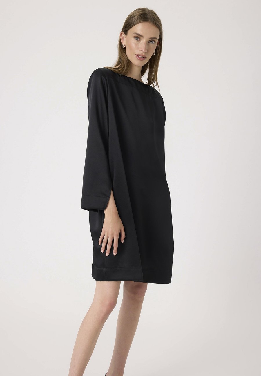 Платье Soaked in Luxury SLLIVA BOATNECK DRESS, Black
Платье Soaked in Luxury SLLIVA BOATNECK DRESS, Black