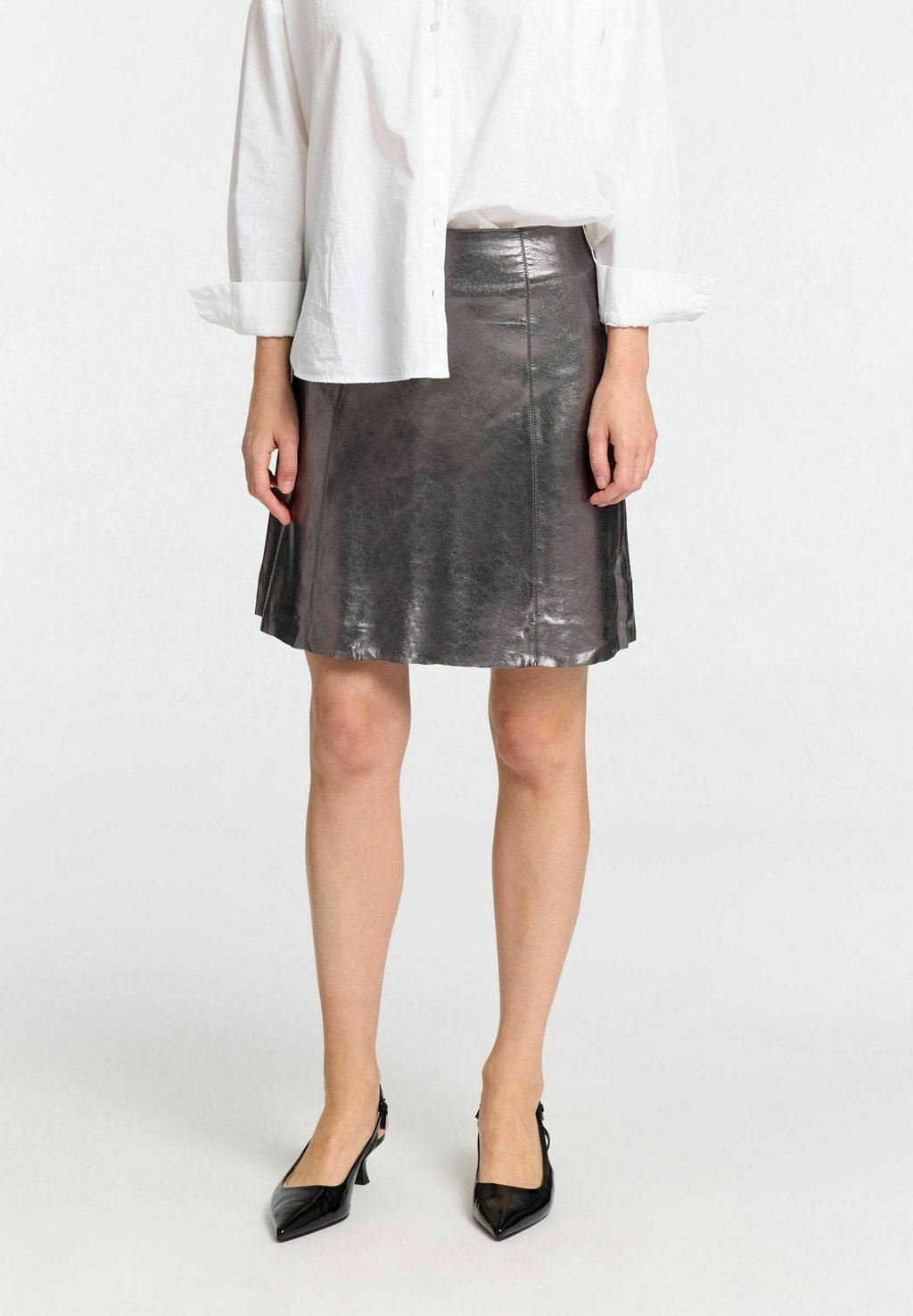 Кожаная юбка Selected Femme, серебристый
Кожаная юбка Selected Femme, серебристый