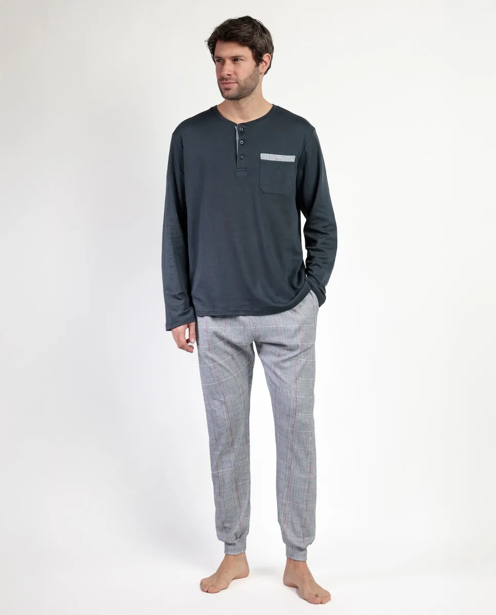 Мужская пижама длинная из темно-серого хлопкового трикотажа Admas
Мужская пижама длинная из темно-серого хлопкового трикотажа Admas