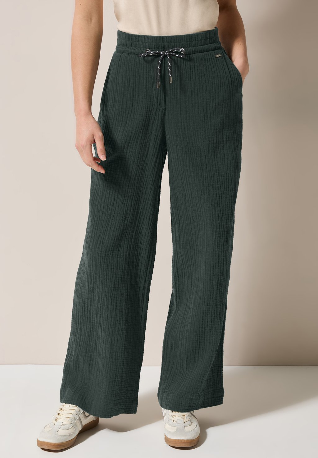 Брюки WIDE LEG Cecil, темно-зеленый
Брюки WIDE LEG Cecil, темно-зеленый