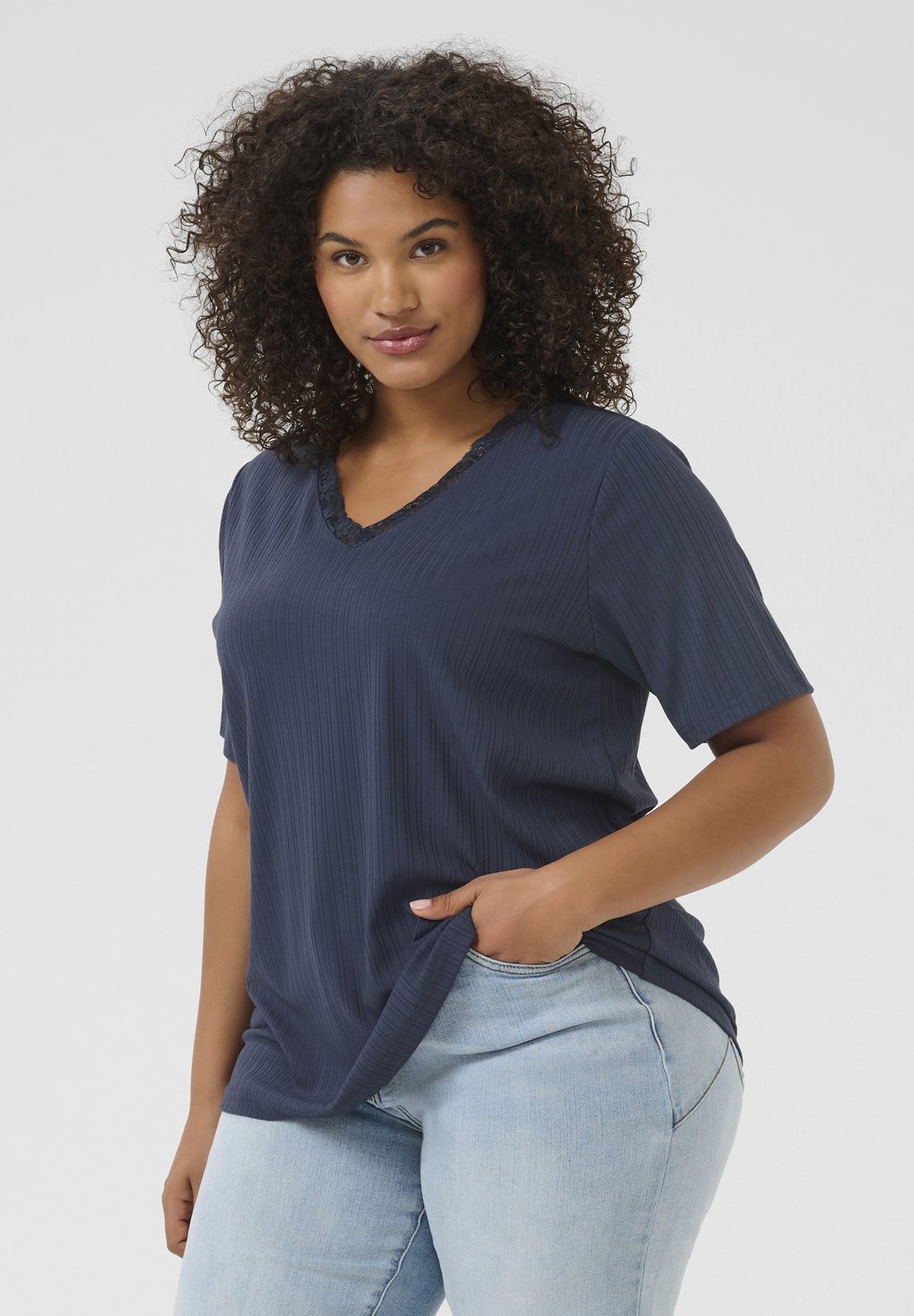 Базовая футболка KCFANANDA Kaffe Curve, темно-синий
Базовая футболка KCFANANDA Kaffe Curve, темно-синий