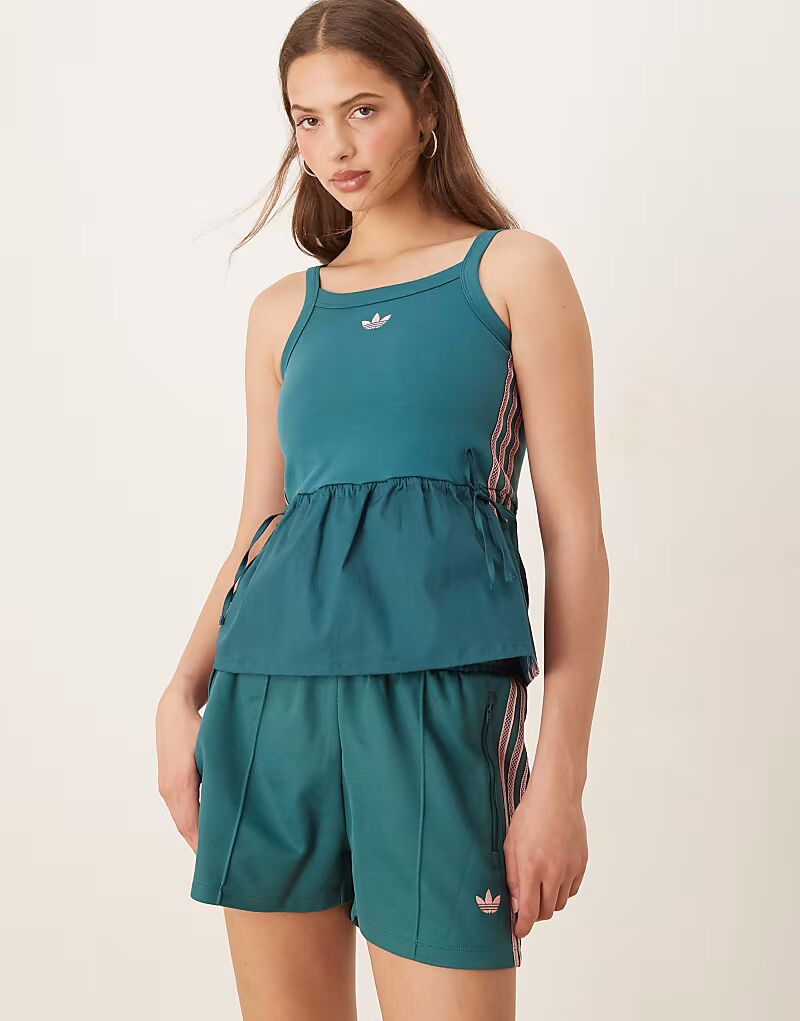 Майка Adidas Originals crochet 3 зеленого цвета
Майка Adidas Originals crochet 3 зеленого цвета