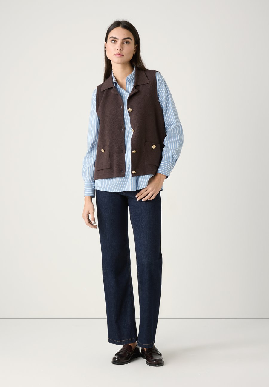 Блуза More & More LANGARM, Winerblue/White Woven Blouse Stripe/Blue
Блуза More & More LANGARM, Winerblue/White Woven Blouse Stripe/Blue