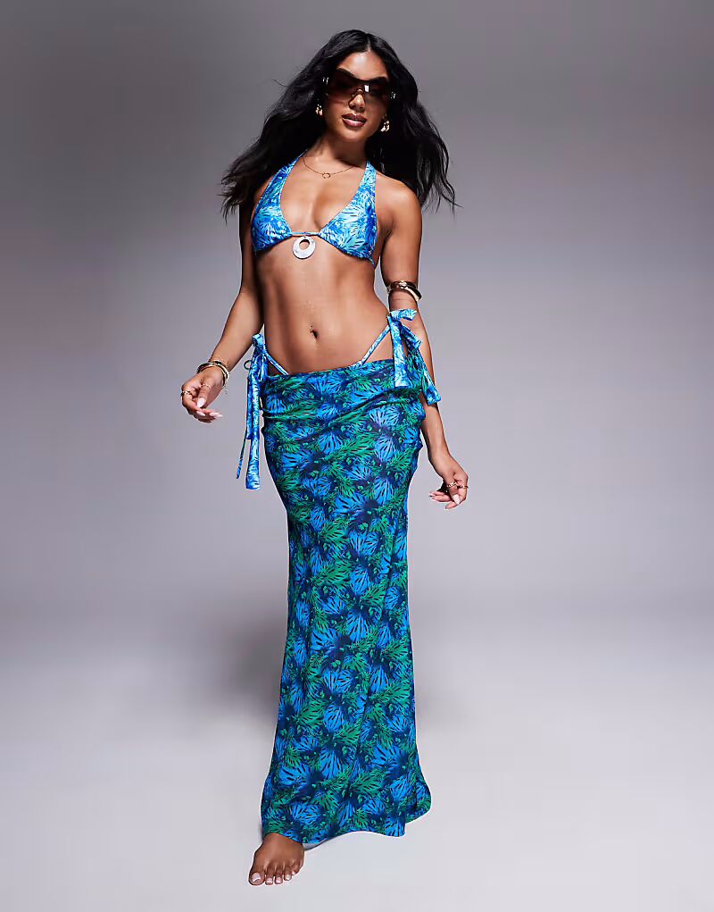 Пляжная юбка макси из полижоржета с абстрактным принтом в синем цвете Candypants
Пляжная юбка макси из полижоржета с абстрактным принтом в синем цвете Candypants