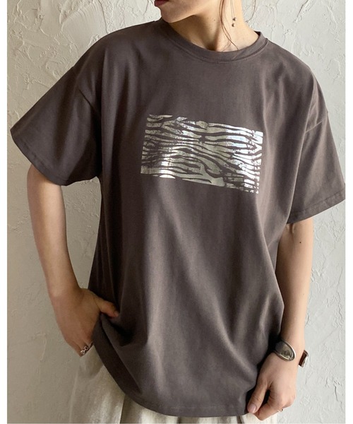 Футболка оверсайз с коротким рукавом, винтажным логотипом и металлизированной фольгой She's Closet, серый
Футболка оверсайз с коротким рукавом, винтажным логотипом и металлизированной фольгой She's Closet, серый