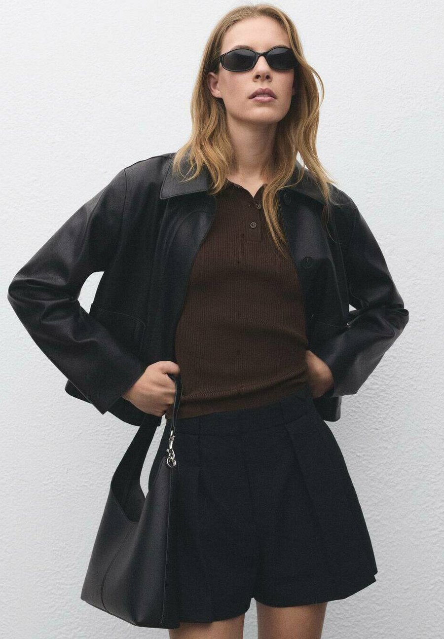 Поло Mango SHORT-SLEEVED NECK, Dark Brown
Поло Mango SHORT-SLEEVED NECK, Dark Brown