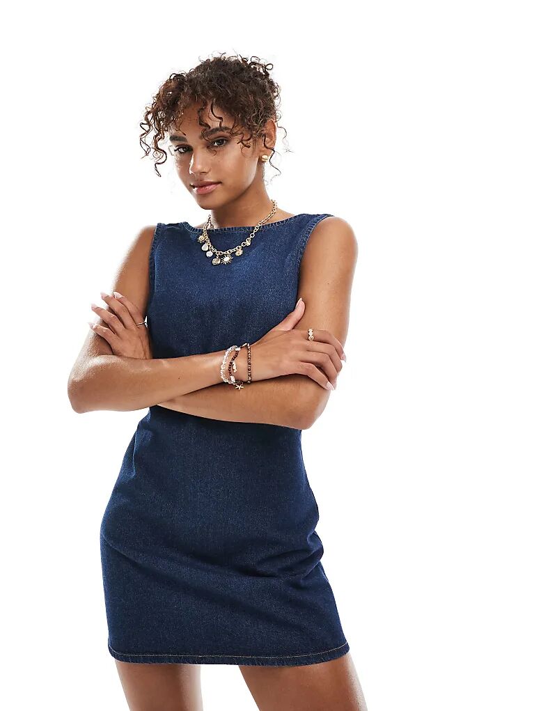 Джинсовое мини-платье ASOS DESIGN с открытым вырезом на спине цвета индиго 
Джинсовое мини-платье ASOS DESIGN с открытым вырезом на спине цвета индиго
