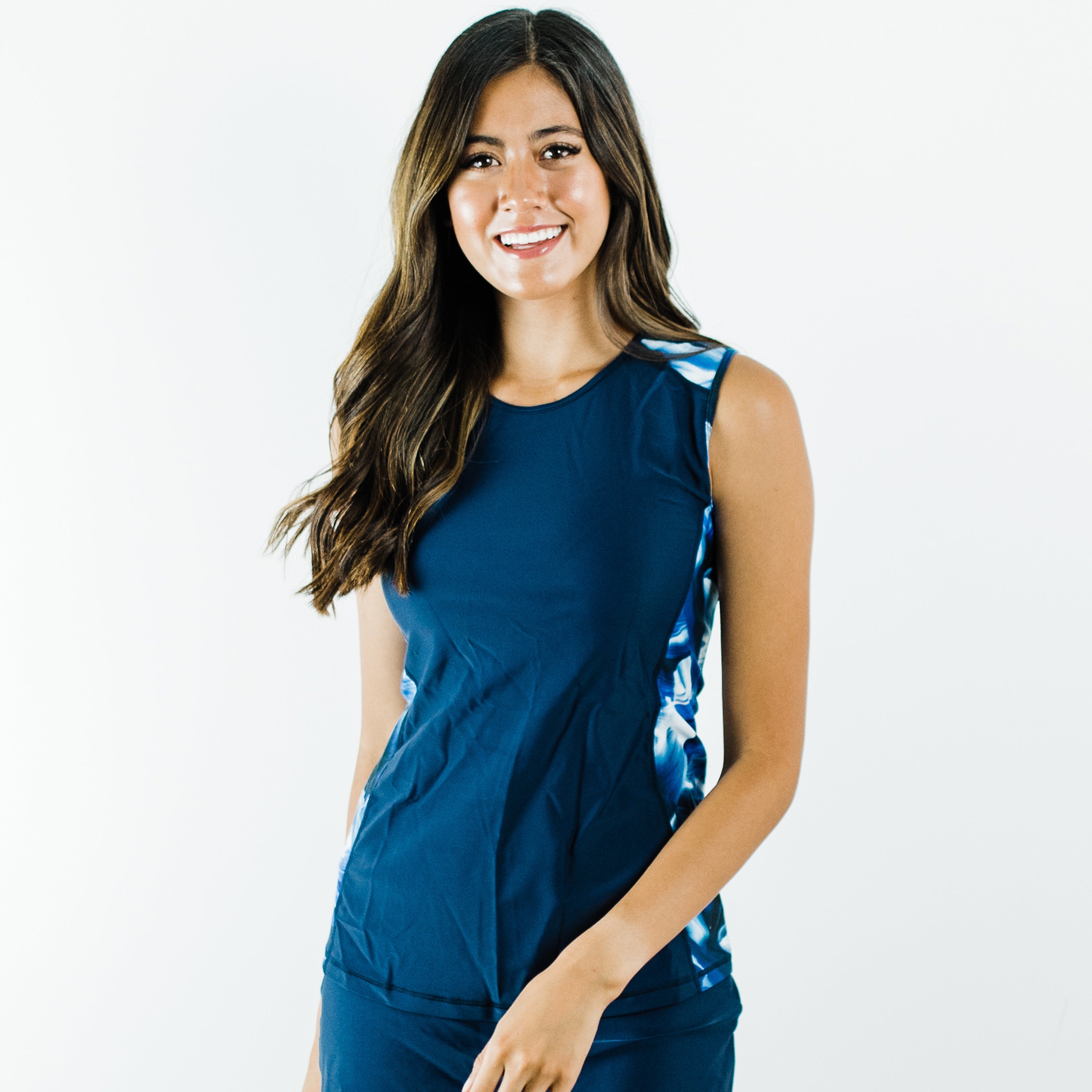 Женский свободный топ-танкини Maya Swim Top Calypsa, цвет navy wave/navy
Женский свободный топ-танкини Maya Swim Top Calypsa, цвет navy wave/navy