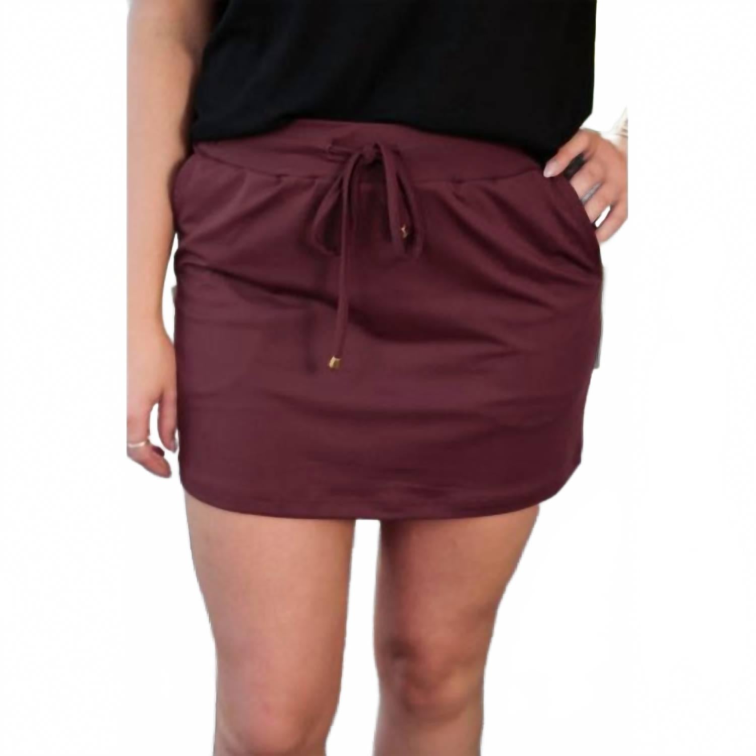 Спортивная юбка-шорты в бордовом цвете Jess Lea
Спортивная юбка-шорты в бордовом цвете Jess Lea