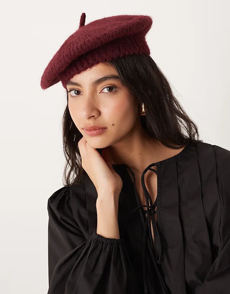 Берет из смеси шерсти Mango вишнево-красного цвета
Берет из смеси шерсти Mango вишнево-красного цвета